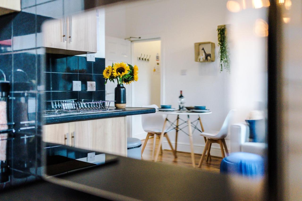 Bright 1-Bed Apartment In Chester By 53 Degrees Property, Ideal For Professionals & Couples, Great Location - Sleeps 4 Exterior foto