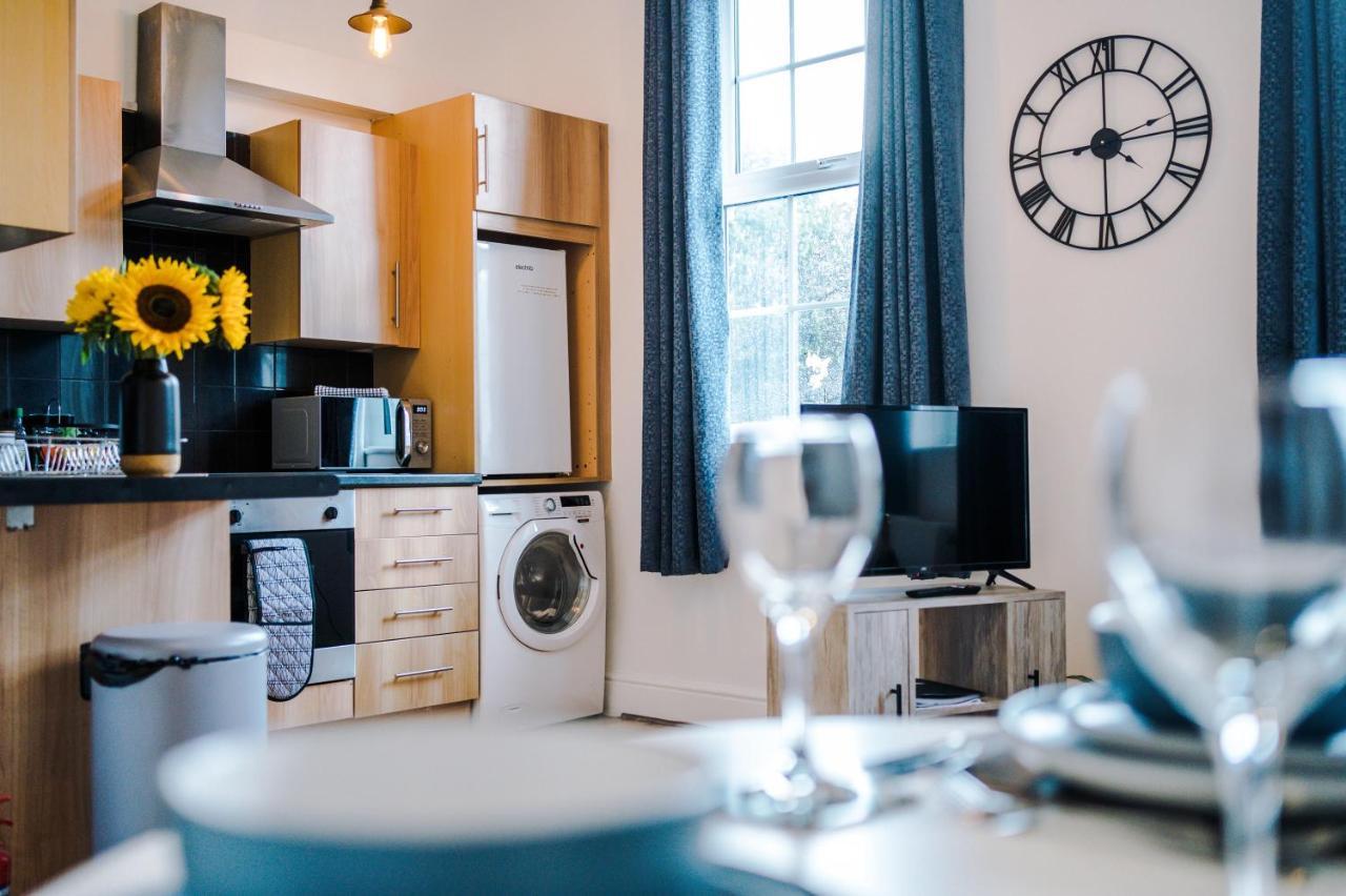 Bright 1-Bed Apartment In Chester By 53 Degrees Property, Ideal For Professionals & Couples, Great Location - Sleeps 4 Exterior foto