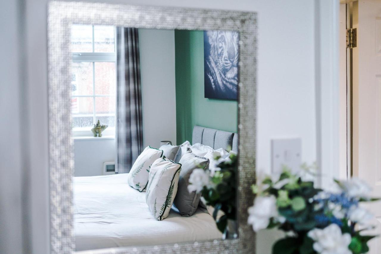 Bright 1-Bed Apartment In Chester By 53 Degrees Property, Ideal For Professionals & Couples, Great Location - Sleeps 4 Exterior foto